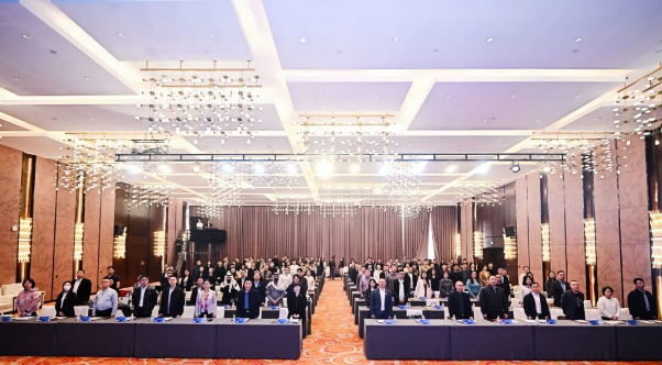 【协会动态】协会参加2026碳达峰碳中和绿色发展交流会暨成都市绿色低碳发展协会第三届第3次会员大会
